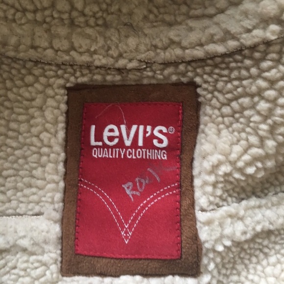 Levi’s tan shearling coat - Picture 3 of 8